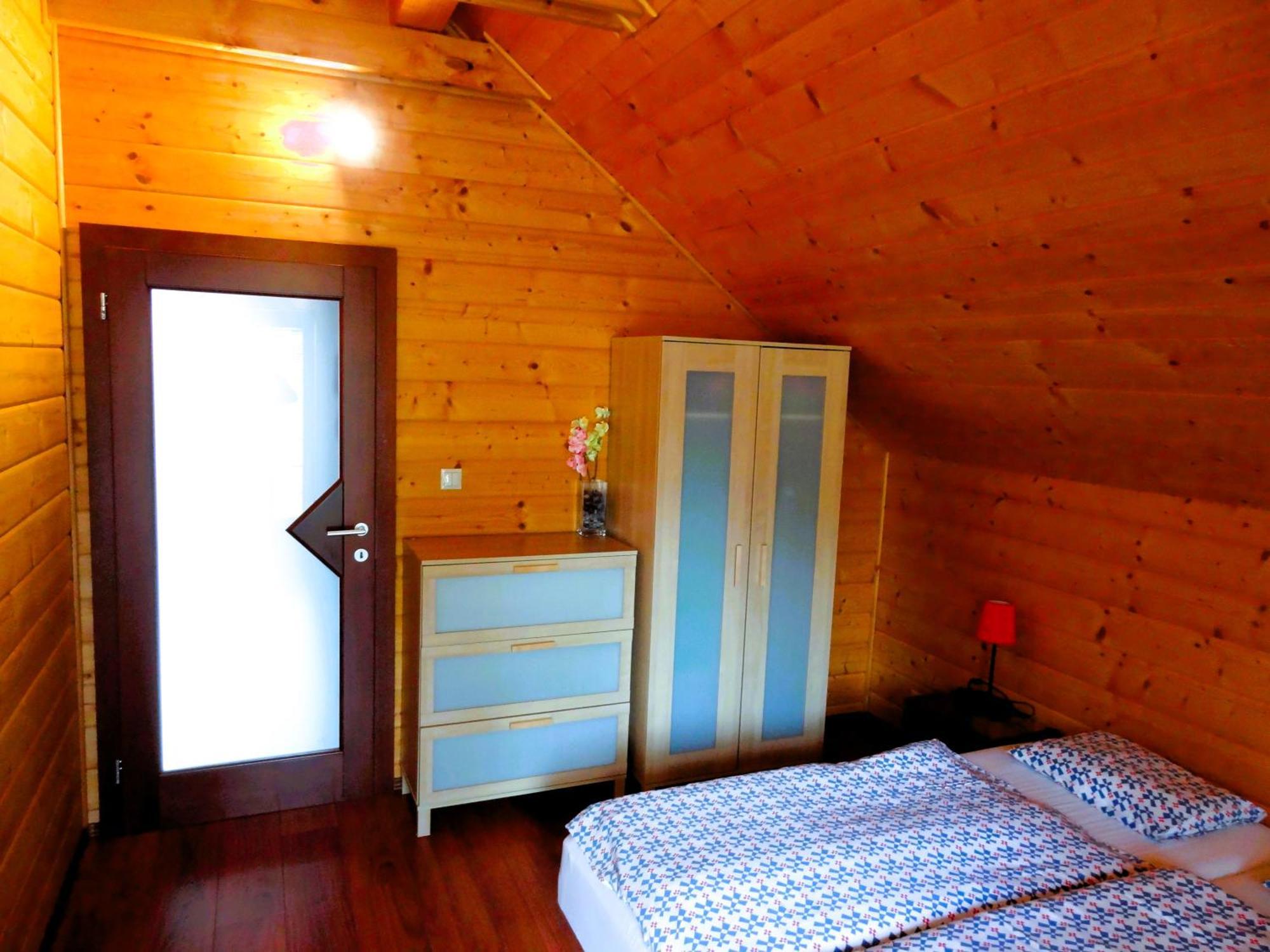 Zrub Alpinus Guest House Pribylina Exterior photo